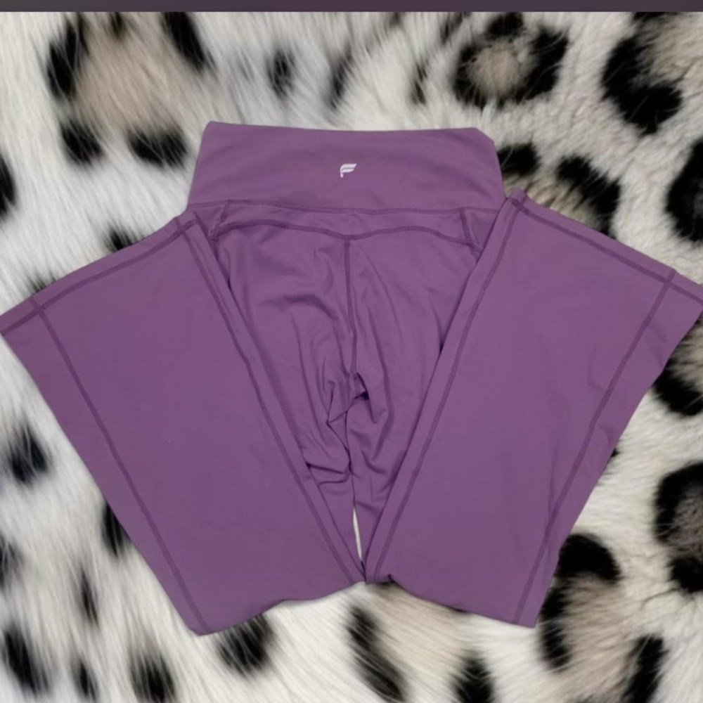 Fabletics Oasis Pureluxe High Waisted Kick Flare Yoga Pant w Pockets NWOT large